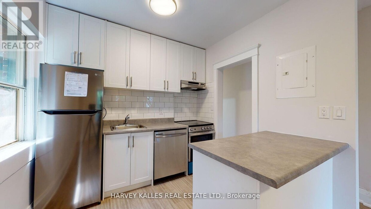 Photo principale - 1065-1065 Bathurst St
