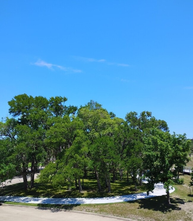 Building Photo - 3808 Glen Arbor Dr