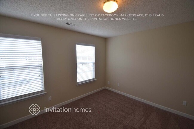Building Photo - 6329 Day Lilly Ln