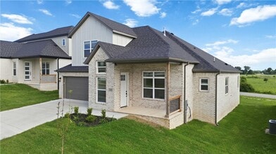 Building Photo - 920 Trestle Ln