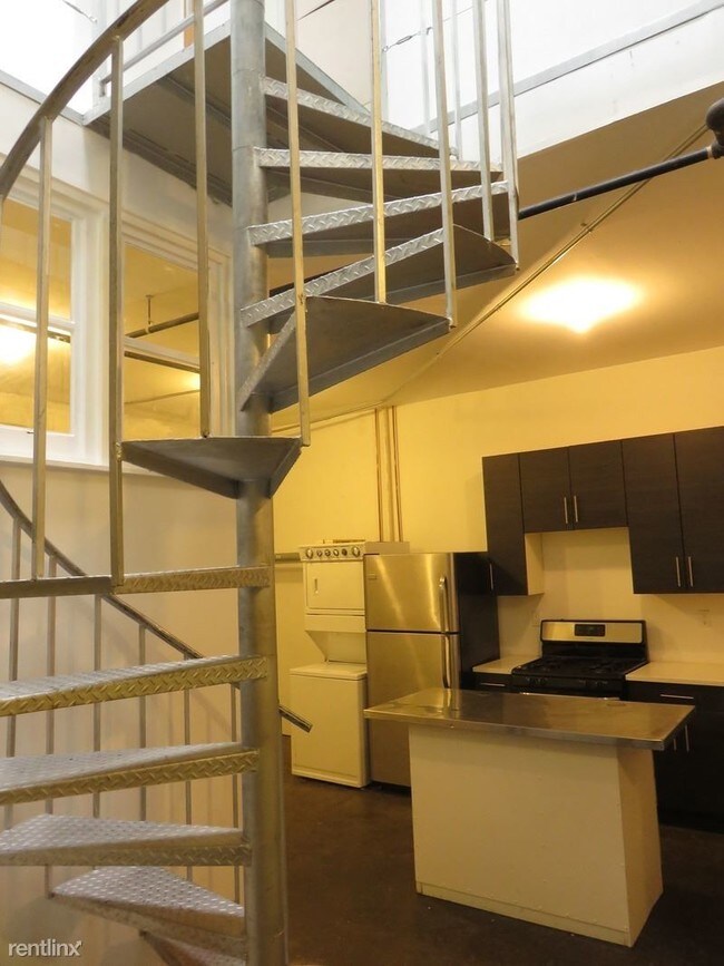 Building Photo - 338 Moffat St
