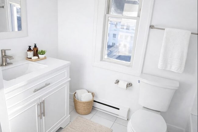 Cuarto de baño - 10 Balmforth Ave