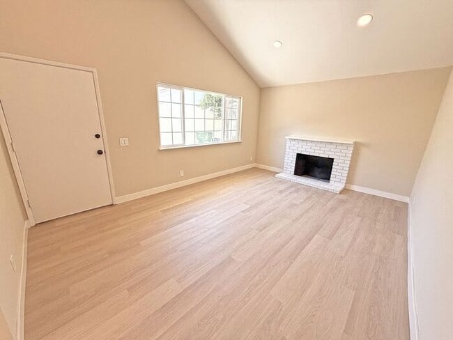 Foto del edificio - Beautiful Single-Story Evergreen Home--Walk to Silver Creek High!