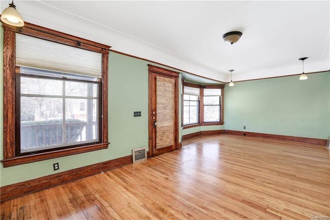 Building Photo - 1741 Calumet St