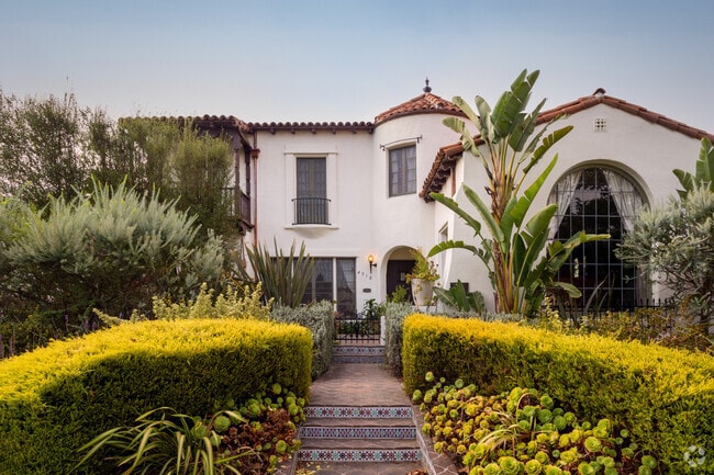 Building Photo - 4918 Angeles Vista Blvd
