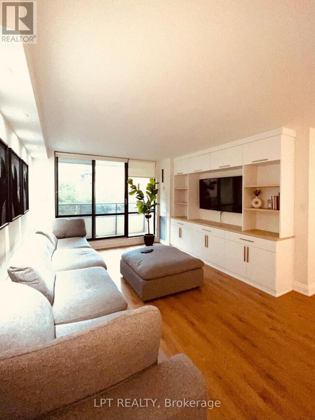 Building Photo - 22 Shallmar Blvd