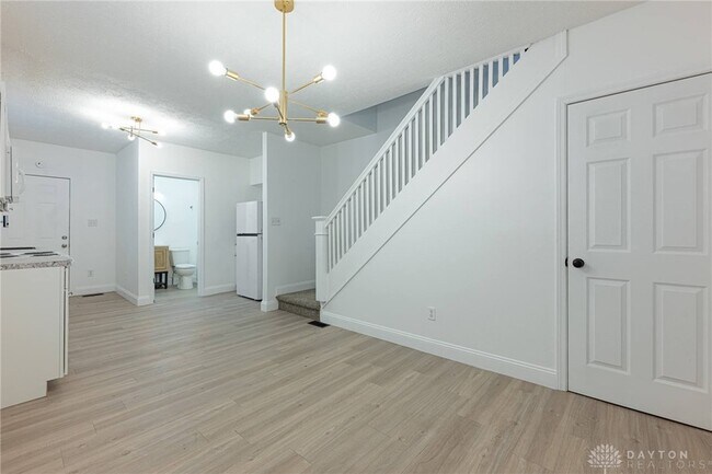 Foto del edificio - 321 Deeds Ave