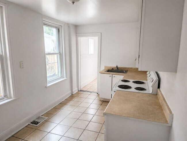 Foto del edificio - 1207 Lancaster Ave
