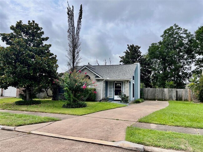 Foto del edificio - 15543 Scenic Haven Dr