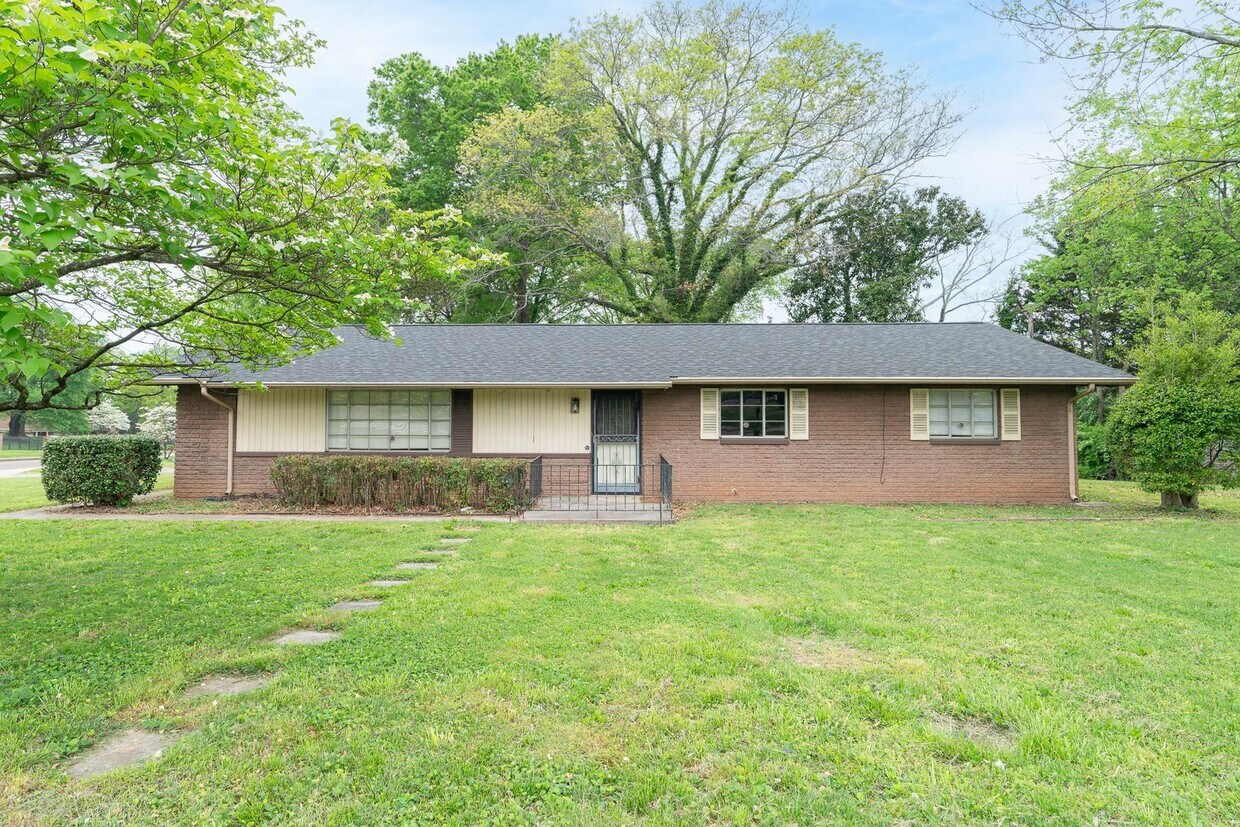 305 Montvue Rd, Knoxville, TN 37919 House Rental in Knoxville, TN