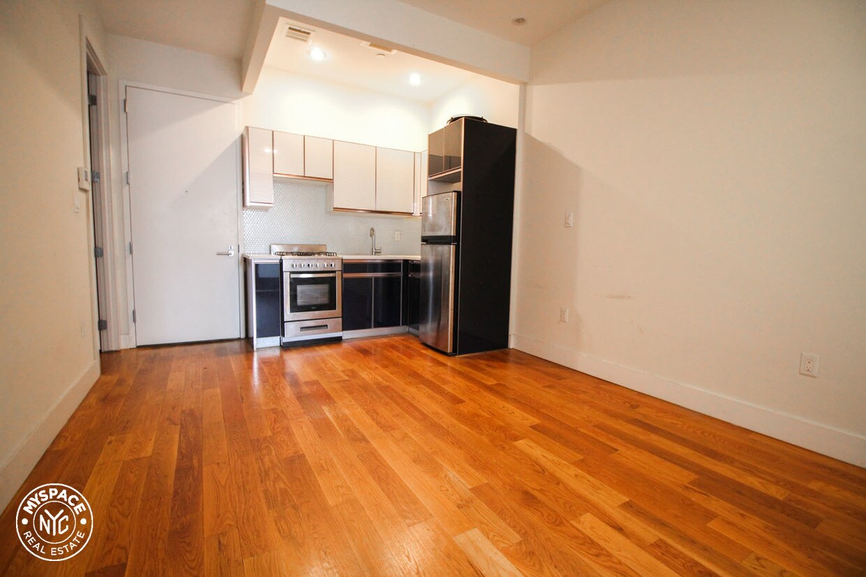 Primary Photo - 751 DeKalb Ave