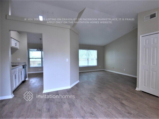 Foto del edificio - 14841 Margaux Dr