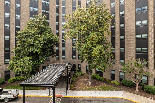 Foto del edificio - Braywood Manor