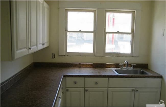 Building Photo - 1100 Lime Ave