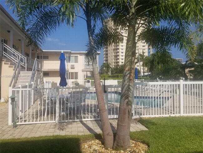 Foto del edificio - 3201 SE 12th St