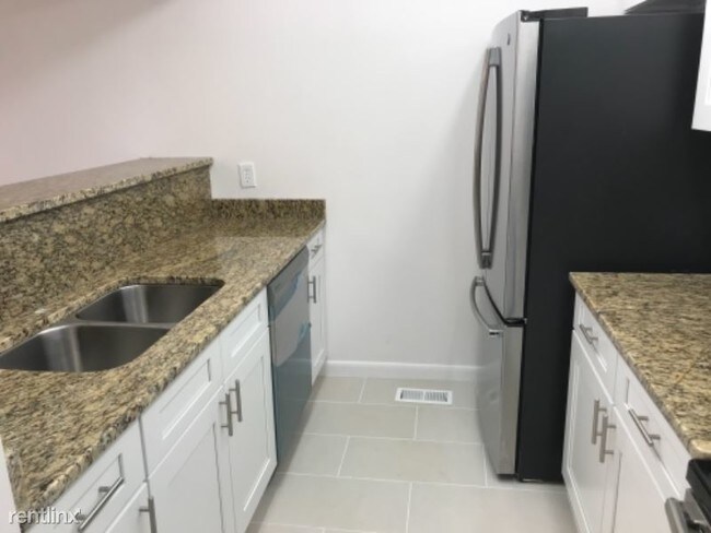 Building Photo - 2 br, 1 bath Condo - 2876 Foxwood Ct
