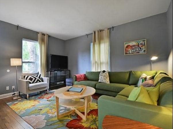 Foto del edificio - 2933 Higgins St