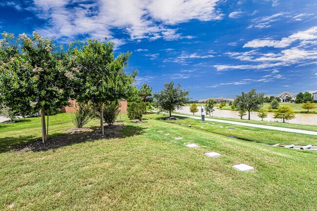 Foto del edificio - 7327 Camden Crestwood Way
