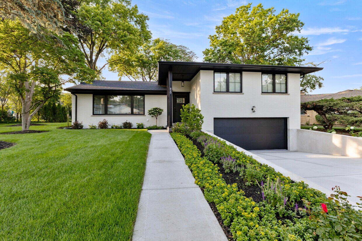 Foto principal - 820 N Merrill St