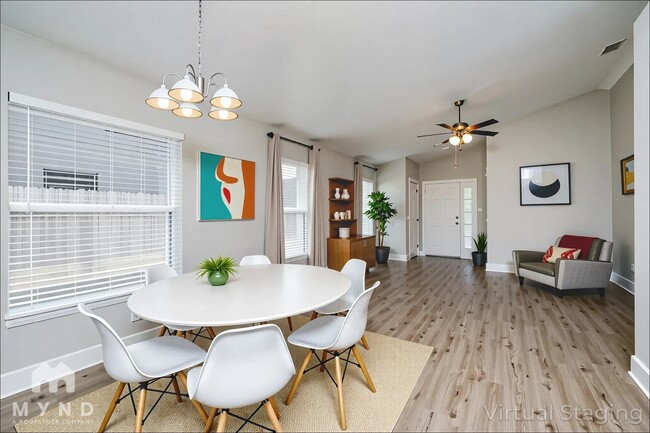 Building Photo - 8721 Persea Ct