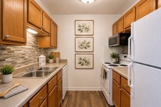 Building Photo - Jackson Grove Apartment Homes