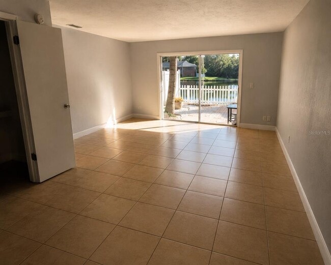 Building Photo - 13816 Orange Sunset Dr