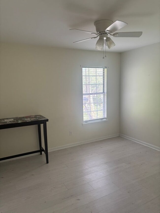 Building Photo - 2238 Morningside Dr