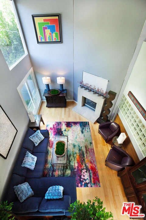Foto del edificio - 7943 Willow Glen Rd