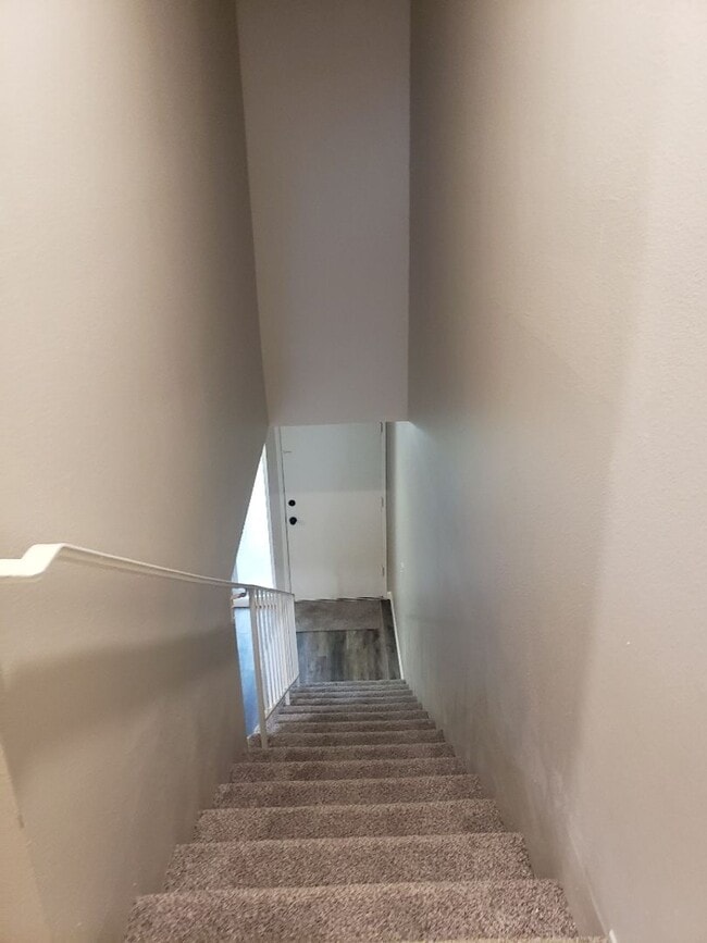 Building Photo - Bright & Updated Townhome for Rent in Santee