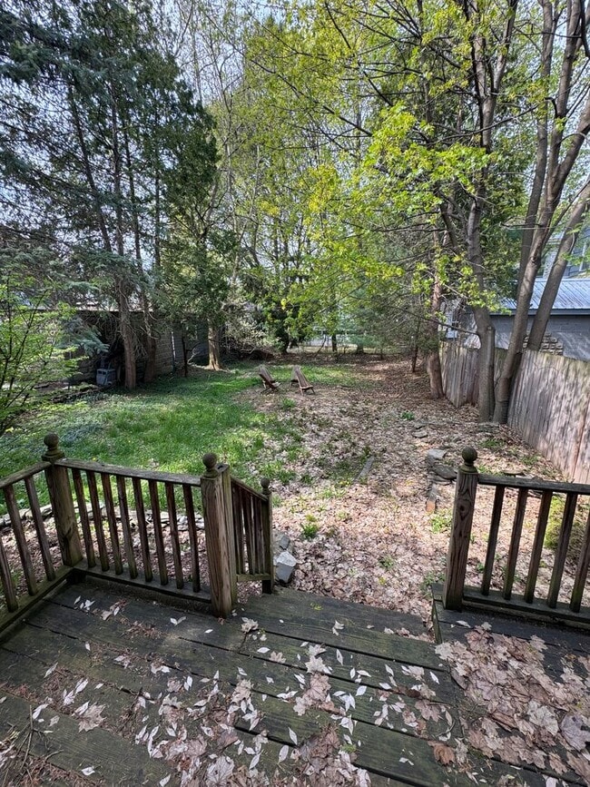 Building Photo - Furnished University area large 4 bedroom ...