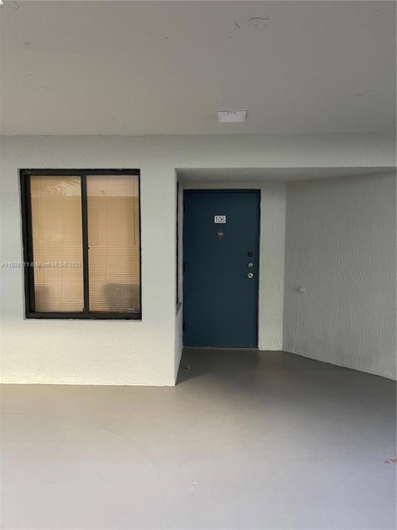 Foto del edificio - 8335 SW 152nd Ave