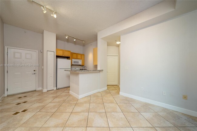 Building Photo - 6001 SW 70th St