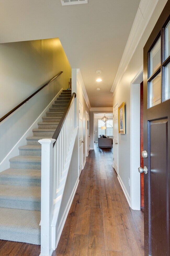 Foto del edificio - 820 Hillview Heights