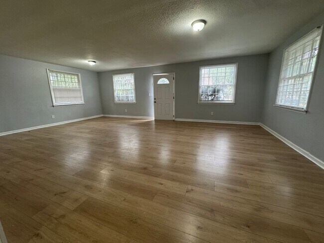 Building Photo - 46 W 23rd St