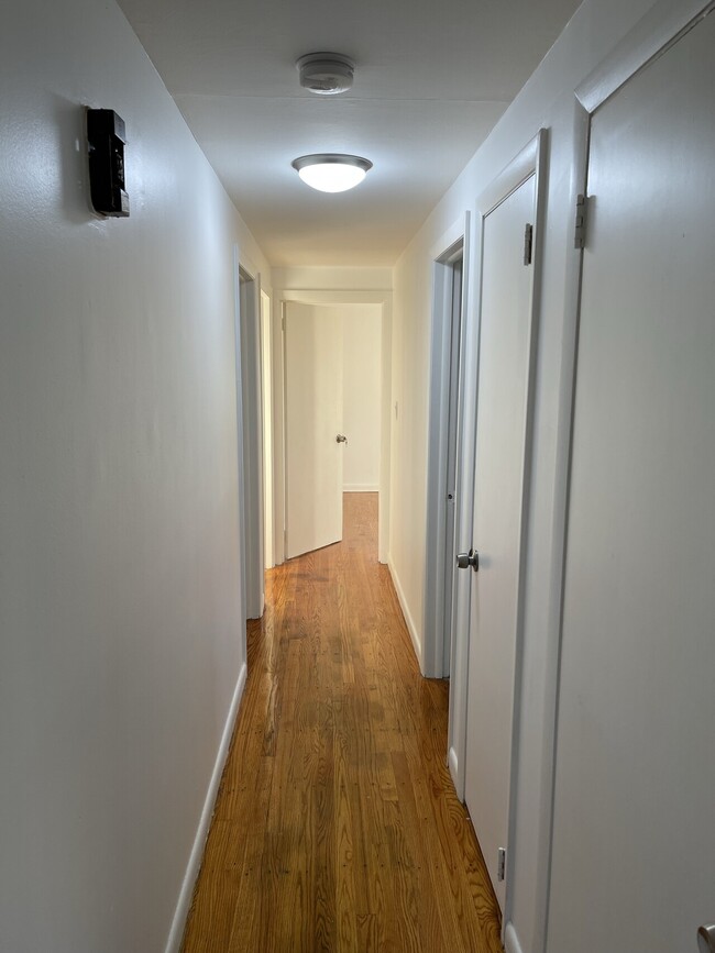Foto del edificio - 105 Farmington Ave