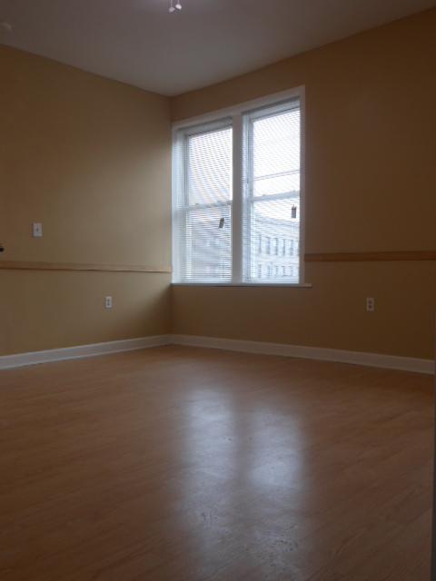 Building Photo - 1410 N Ashland Ave
