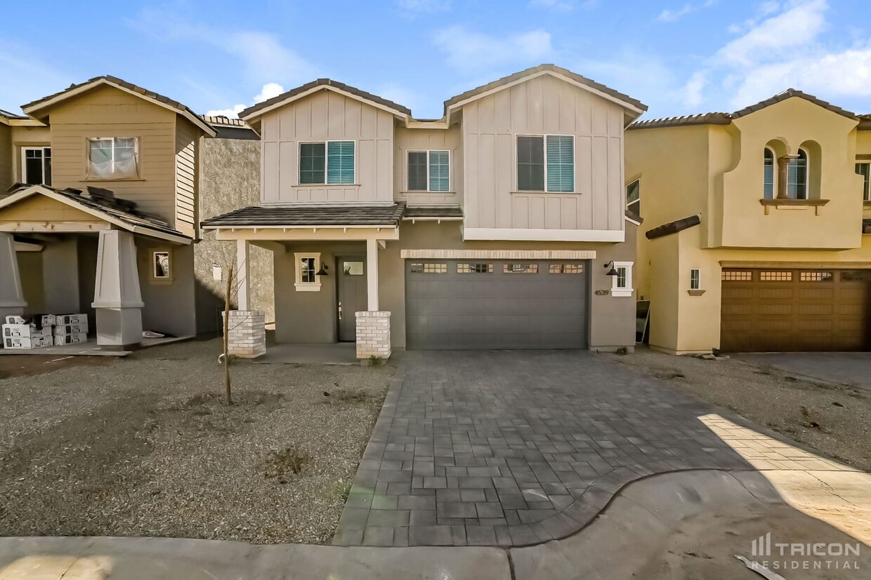 Foto principal - 4539 E Grandview St
