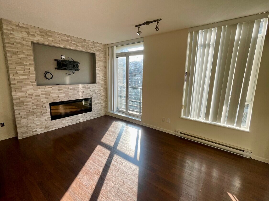 Living Room - 1001 Homer St