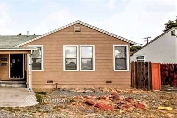 Primary Photo - 1200 W 10th St