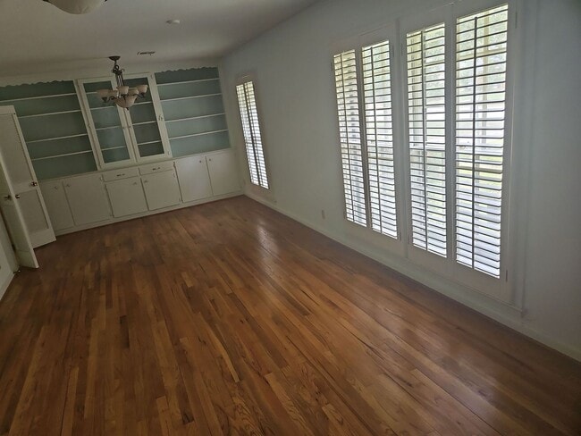 Foto del edificio - 2924 Fernway Dr