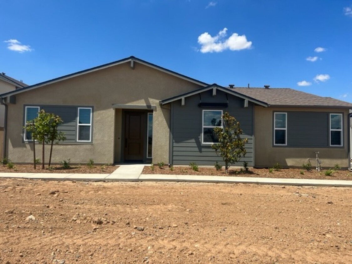 Beautiful 3Bedroom 2Bath in Tesoro Viejo House Rental in Madera, CA