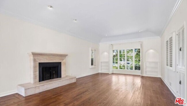 Building Photo - 426 Georgina Ave