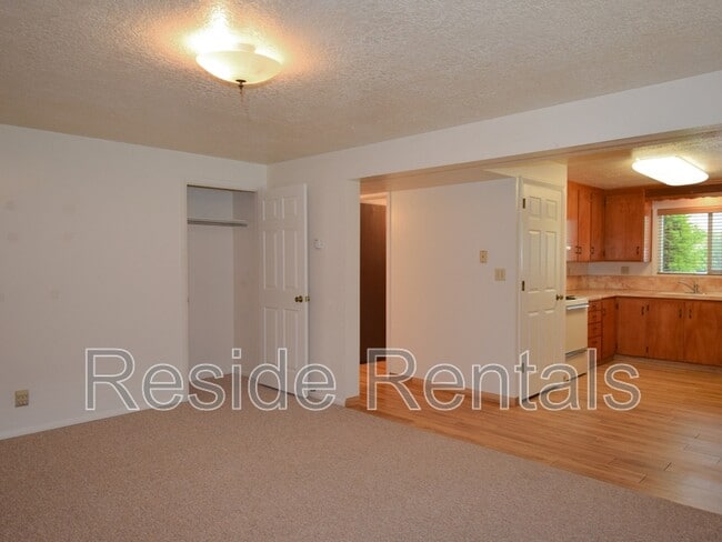 Building Photo - 146 W 1000 N