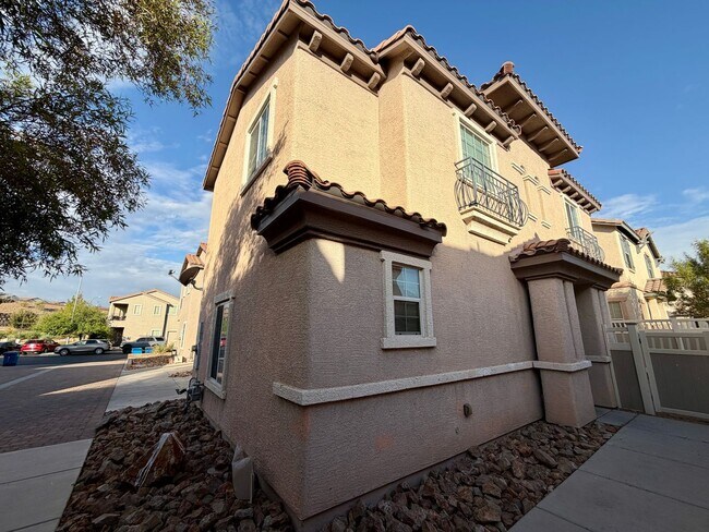 Building Photo - 4 bedroom in Weston Wills