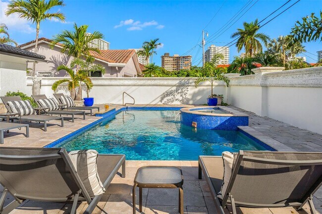 Foto del edificio - 3317 NE 38th St