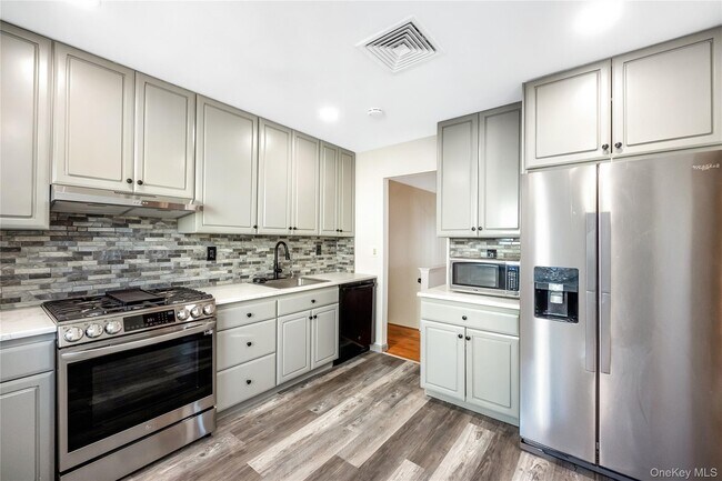 Foto del edificio - 2463 Rockville Centre Pkwy