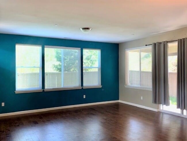 Building Photo - 3 Bedroom Home in Freestone at Bayside