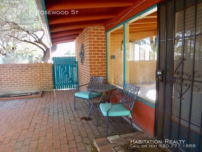 Building Photo - 5325 E Rosewood St
