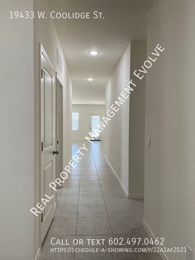 Building Photo - FREE RENT FOR JULY!!! AMAZING MOVE-IN SPEC...