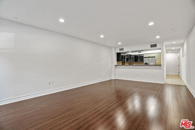 Foto del edificio - 1500 Purdue Ave